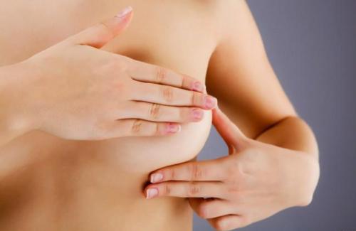 5 thói quen xấu khiến ngực mau chảy xệ chị em cần tránh