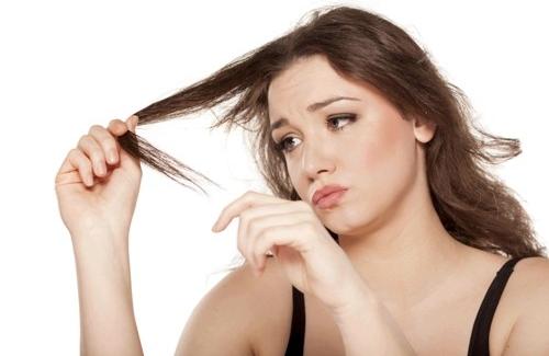 Những thói quen khiến tóc ngày càng mỏng bạn cần biết