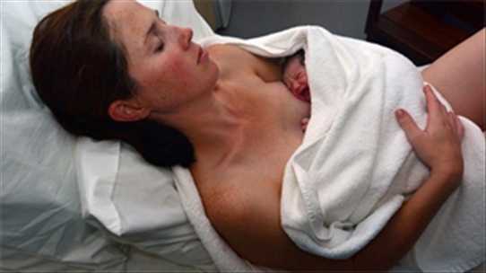 Những rủi ro thường gặp khi sinh nở mẹ bầu cần biết