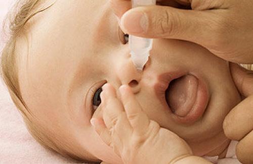 Nuôi con: Bày mẹ 5 cách giúp trẻ sơ sinh nghẹt mũi dễ thở hơn