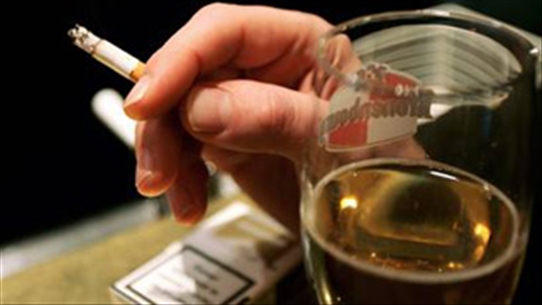 Cảnh giác với rượu và thuốc lá có thể dẫn đến liệt dương
