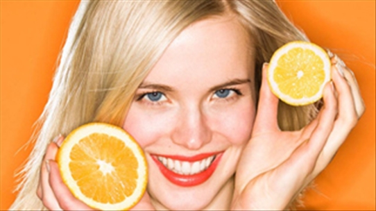 Nữ giới có thể giảm được nguy cơ đột quỵ nhờ ăn cam quýt