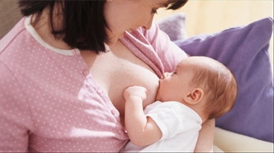 Nuôi con bằng sữa mẹ giúp giảm nguy cơ đau tim, đột quỵ của mẹ