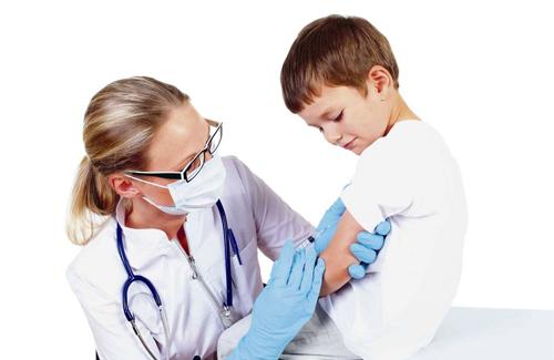 Giảm tối đa nguy cơ mắc bệnh bạch cầu ở trẻ nhỏ nhờ tiêm phòng
