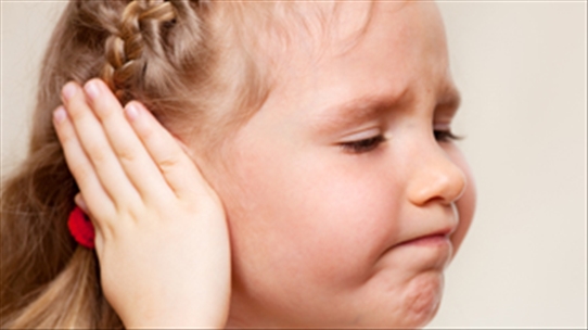 Chậm điều trị viêm tai giữa cho trẻ có thể gây ra biến chứng nguy hiểm