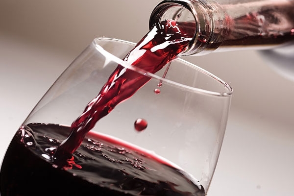 Lợi ích sức khỏe của rượu vang đỏ với sức khỏe con người