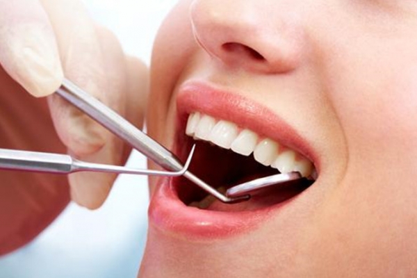 Sau nhổ răng bao lâu cấy là tốt nhất? Và nên chọn loại imlant của hãng nào?