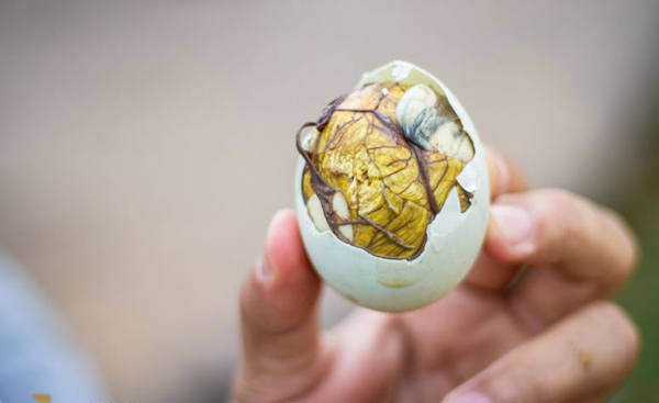 7 điều cần biết trước khi ăn trứng vịt lộn nhiều người chưa biết