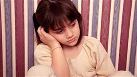 Điều cha mẹ cần biết về dấu hiệu và triệu chứng trầm cảm ở trẻ