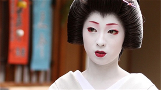 Học cách chăm sóc da hay trang điểm của geisha để làn da đẹp không tỳ vết