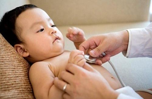 Cha mẹ cần biết những dấu hiệu viêm phổi ở trẻ sơ sinh