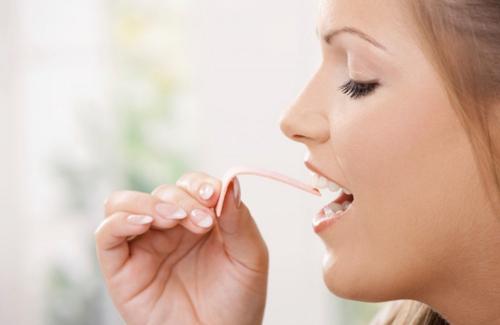 Tác hại của việc ăn nhiều kẹo cao su đối với sức khỏe
