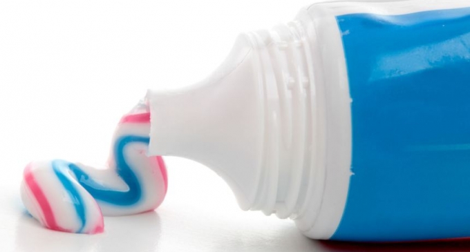 Bạn sẽ bất ngờ với những công dụng này từ kem đánh răng