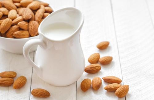 Những lợi ích tuyệt vời từ sữa hạnh nhân mà bạn chưa biết