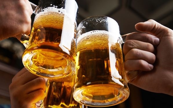 Ăn vô độ, xơi bia rượu nhiều - Coi chừng mất mạng vì bệnh gan