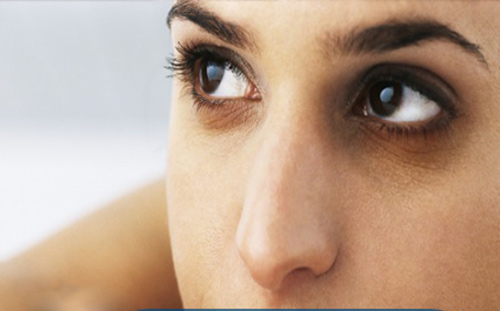Mách nhỏ bạn 6 cách hữu hiệu cho đôi mắt hết thâm đen