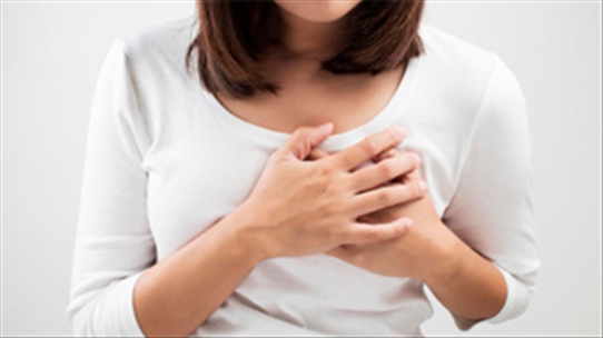 Cơn đau thắt ngực cảnh báo nhồi máu cơ tim nên đặc biệt chú ý