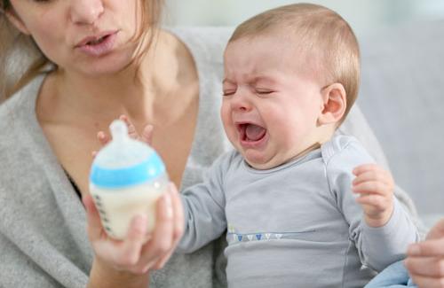 5 sai lầm khi nuôi con bằng sữa nhiều người mắc phải