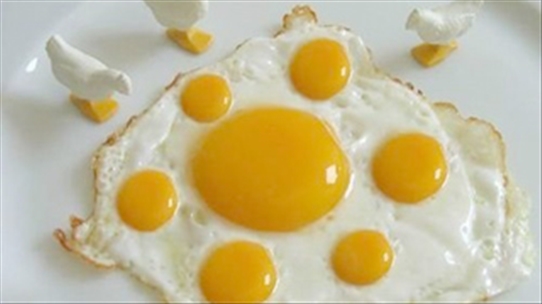 Nên ăn trứng gà hay trứng vịt trong khi mang thai và sau sinh?