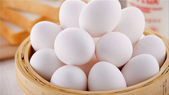 Cách phân biệt trứng gà bị tẩy trắng để phòng tránh nguy cơ bị ngộ độc