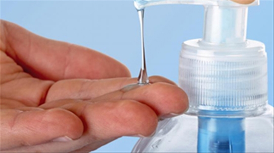 Dùng nước rửa tay khô quá nhiều có thể gây hại cho cơ thể