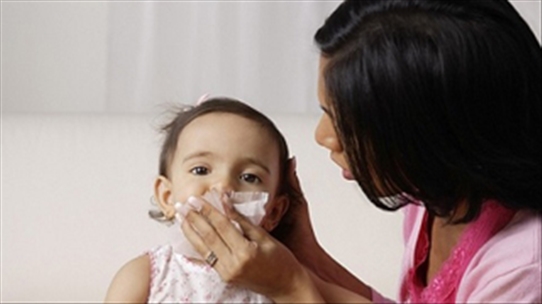 Trẻ bị viêm mũi dị ứng dễ có nguy cơ mắc hen suyễn nếu không điều trị