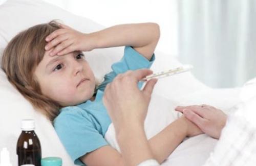 Làm gì trong khi chờ vắc-xin viêm màng não mô cầu cho trẻ?