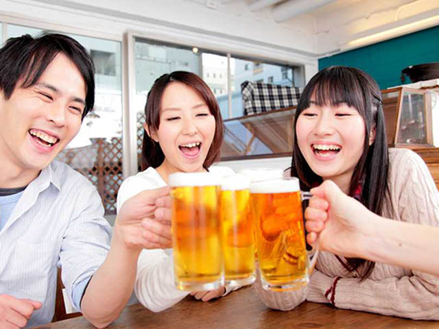 Rượu bia quá mức, nguy cơ mắc bệnh viêm đại tràng cực cao