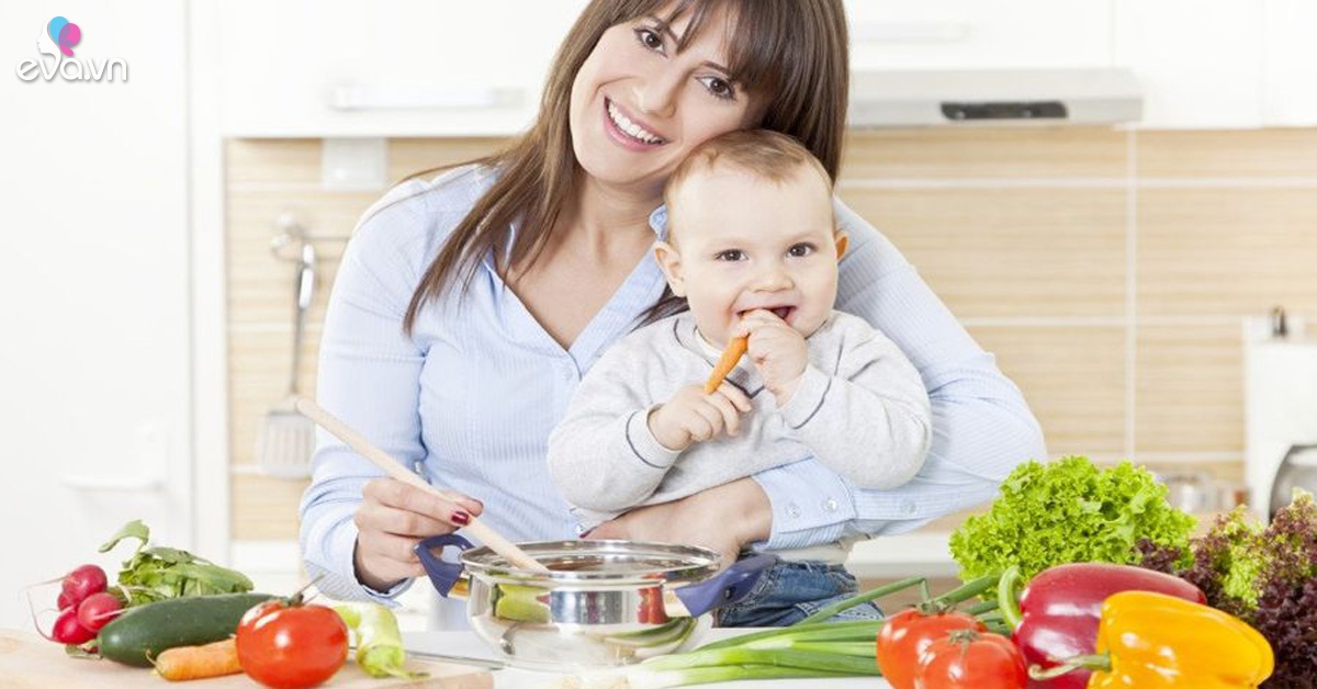 Khi trẻ sơ sinh bị táo bón các mẹ nên có chế độ ăn uống như thế nào?