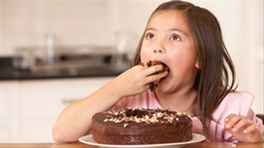Cảnh báo: Ăn nhiều đồ ngọt, trẻ em dễ bị tiểu đường, béo phì