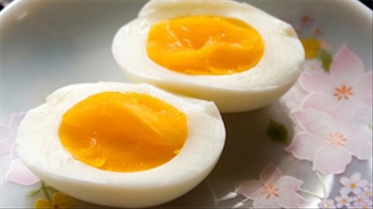 Trứng là cấm kỵ với người mỡ máu, tiểu đường có phải không?
