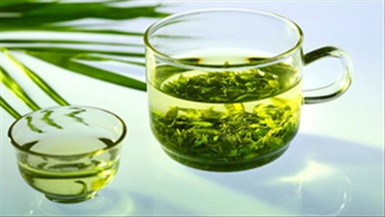 Dùng trà xanh giúp chữa trị bệnh ung thư vòm họng!