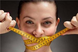 Những tác hại kinh hoảng nếu bạn nhịn ăn để giảm cân