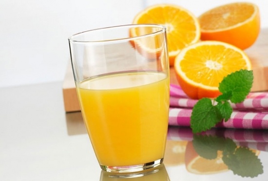Tại sao bạn lại nên uống nước cam mỗi ngày vào mùa đông?