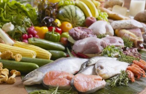 Bạn cần phải cảnh giác ngộ độc thực phẩm từ những món ăn mùa hè nhé!
