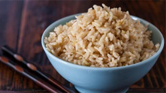 Ăn gạo nâu thay gạo trắng: Tăng tốc giảm cân tương đương 30 phút đi bộ nhanh mỗi ngày?