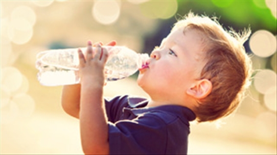 Những thói quen ăn uống khiến trẻ có nguy cơ nhiệt miệng, các mẹ cần lưu ý