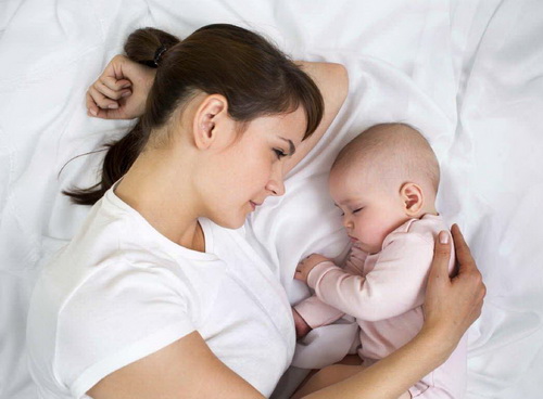 Những thay đổi tâm sinh lý sau sinh con, mẹ nên làm sao?