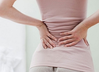 Một số nguyên nhân gây đau lưng do vảy nến, loãng xương...