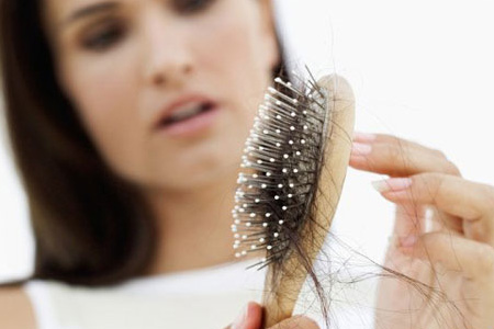 Giúp bạn điều trị hiệu quả chứng rụng tóc do bệnh nấm tóc