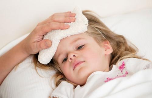 Mách bạn cách đúng xử trí sốt virut ở trẻ em cực hiệu quả