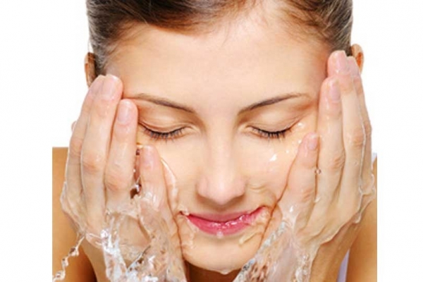Mẹo rửa mặt để có được làn da không bị ảnh hưởng bởi tuổi tác