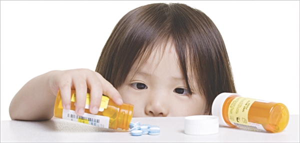 Cha mẹ cần hết sức thận trọng trước ngộ độc thuốc ở trẻ