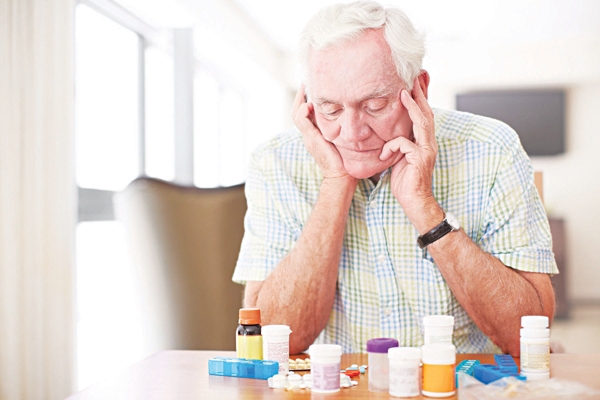 Sai lầm trong sử dụng dược phẩm thường xảy ra ở người cao tuổi