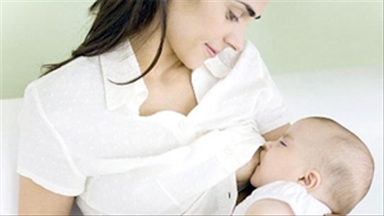 Sữa mẹ: Vắc-xin quý nhất cho con từ những năm tháng đầu đời