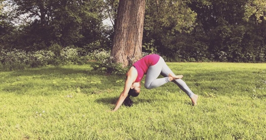 Những tư thế yoga hoàn hảo cho ngày mới tràn đầy năng lượng