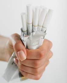 Hút thuốc lá làm trầm trọng hơn bệnh hen, bạn chớ nên bỏ qua