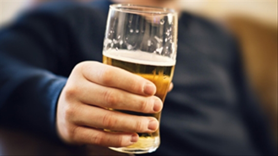 Người bị bệnh gút có nên sử dụng rượu, bia hay không?