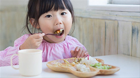 Ăn các loại thực phẩm này, trí não của trẻ sẽ được kích thích phát triển tối đa