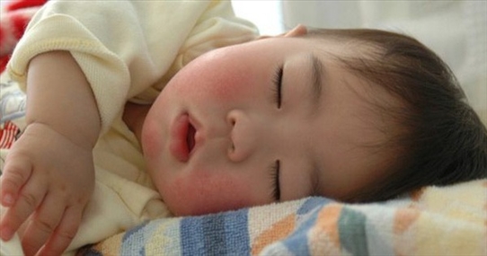 Trẻ đi ngủ muộn hoặc ngủ không ngủ ngon vì bố mẹ chưa biết đến những bí quyết này